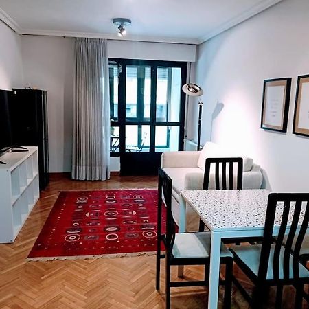 Apartament Apartamento Entre Estaciones Oviedo Zewnętrze zdjęcie