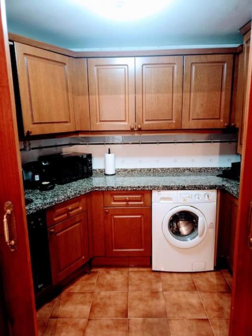 Apartament Apartamento Entre Estaciones Oviedo Zewnętrze zdjęcie