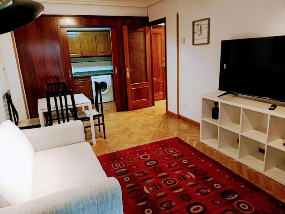 Apartament Apartamento Entre Estaciones Oviedo Zewnętrze zdjęcie