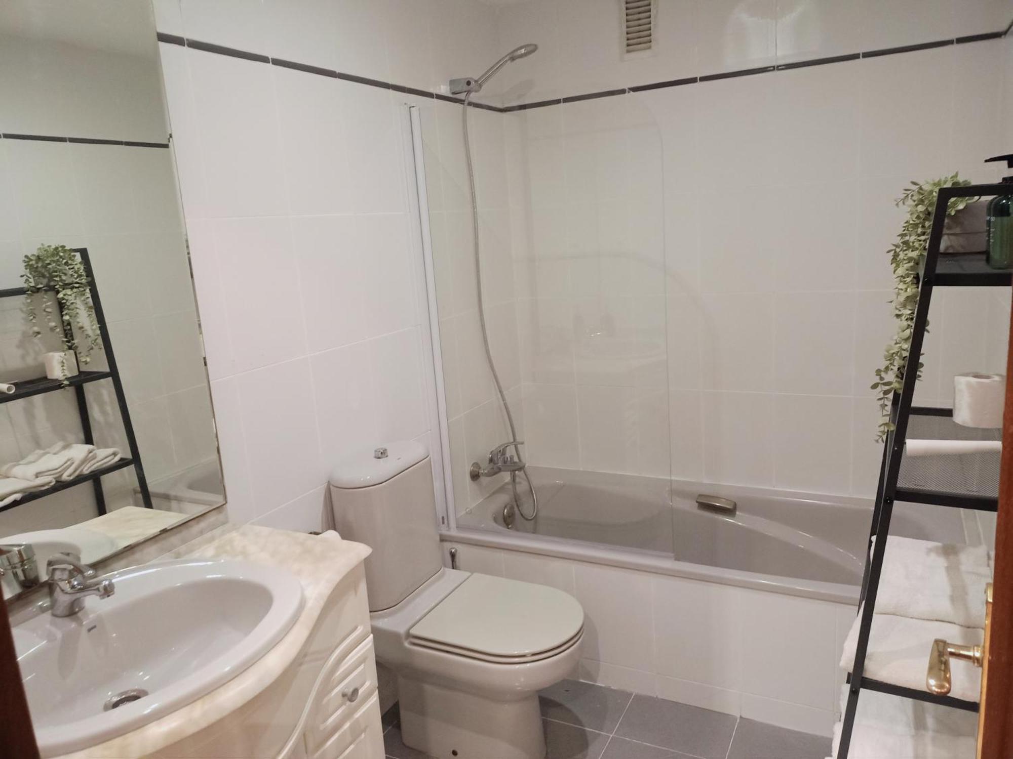 Apartament Apartamento Entre Estaciones Oviedo Zewnętrze zdjęcie